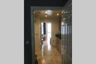 Lovely MAIN DOOR apartment - old town Edinburgh - 6