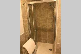 Lovely MAIN DOOR apartment - old town Edinburgh - 4