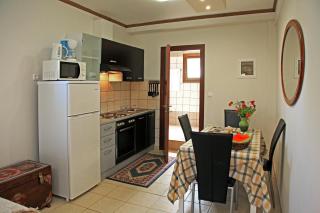 Dionysus Apartments & Suites - 7