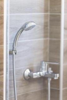 Varkes Suites 2 - 1