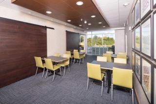 Holiday Inn Express & Suites - Kalamazoo West by IHG - Kalamazoo - 2