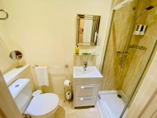 Pier View Self Catering Luxury Apartments - Southend-on-Sea - 2