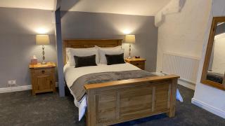 Bridge Farm Hotel - Leeds - 9