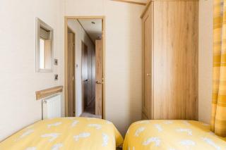 Thumper Lodge - Luxury lodge with Hot Tub - 2
