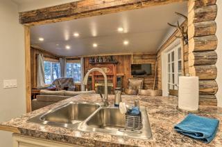 Rustic Anchorage Hideaway Walk to Coastal Trail! - Anchorage - 1