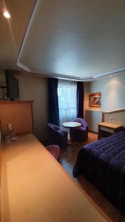 Hotel Revolución - 1