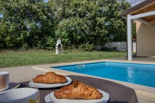 Wonderful villa Nezakcij with pool near the town and the beach - Valtura - 4