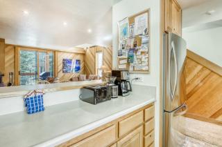 Cheery Gold Bend Family Condo - Truckee - 3