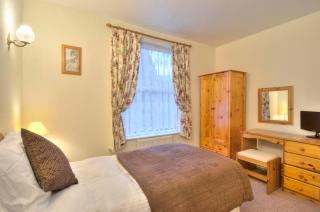 Avron House - Torquay - 9
