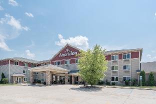 AmericInn by Wyndham Newton - Newton - 1