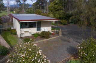 Karoola Cottage Self Contained - Lilydale - 8