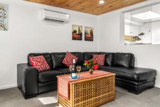 Karoola Cottage Self Contained - Lilydale - 7