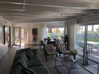 Villa Annika - Beautiful Villa with Large Pool and Spa - Palm Springs - 5