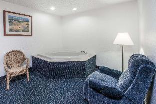 Days Inn by Wyndham Kingdom City - Kingdom City - 6