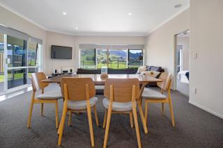 Sky Blue Retreat - Waihi Beach Holiday Home - 6