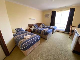 Donnybrook Motel - 5