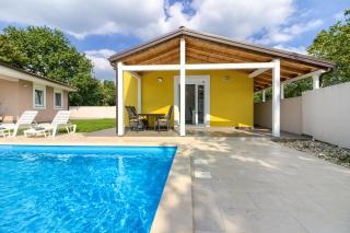 Beatiful families oriented villa Trusina with pool immersed in the nature near the town - Valtura - 3