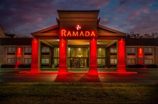 Ramada by Wyndham Tuscaloosa - 4