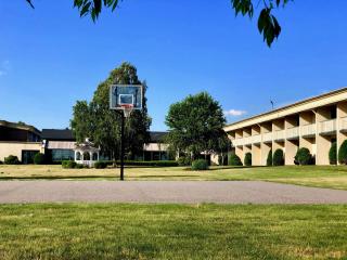 Riverview Inn & Suites - 9