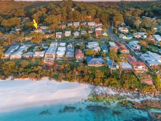 Sandals at the Bay Downstairs Hyams Beach - Hyams Beach - 0