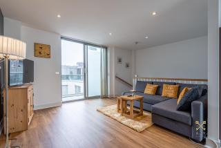 AJY Birmingham City Centre Viva Apartment - 1