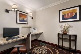 Staybridge Suites San Antonio Downtown Convention Center by IHG - San Antonio - 4