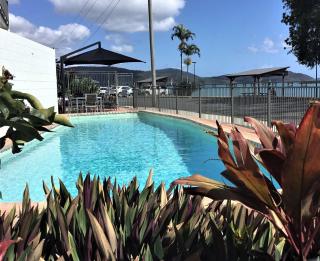 Whitsunday Waterfront Apartments - Airlie Beach - 3