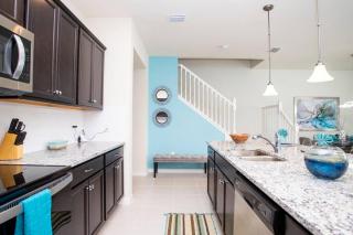 8936 New Listing Stunning New house Windsor Westside - 5