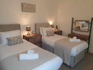 Victoria House - 3 Bedrooms, 3 Bathrooms by Cliftonvalley Apartments - Bristol - 8