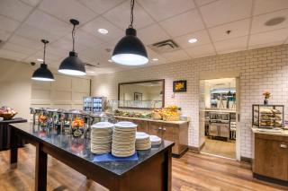 Holiday Inn & Suites Atlanta Airport North by IHG - Atlanta - 6