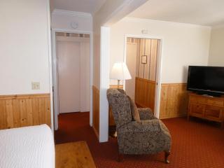 Carmel Fireplace Inn - 3
