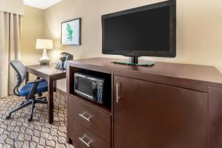 Holiday Inn Milwaukee Airport by IHG - 1