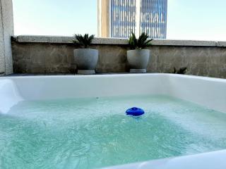 1804 Franklin 3-Bed Penthouse with Rooftop Jacuzzi - 3