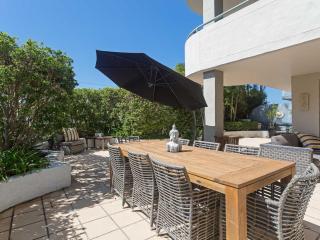 Peninsula Waters 1 Aircon pool and massive outdoor area - Soldiers Point - 0