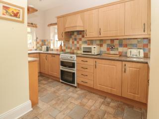 Red Squirrel Cottage, 5 Biddlestone - 1