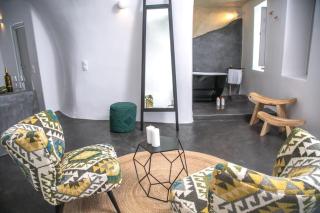 Luxury Santorini Villa Villa Elysian Dyo Private Hot Tub Air Conditioning 1 Bedroom Oia - Foinikiá - 3