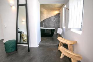 Luxury Santorini Villa Villa Elysian Dyo Private Hot Tub Air Conditioning 1 Bedroom Oia - Foinikiá - 2
