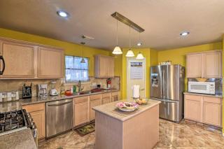 Family-Friendly Home about 12 Mi to Space Center! - 3