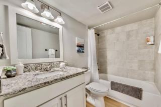 The Swank • Close to Downtown - Dallas - 4
