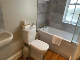 The Lodge at Broadway - 4