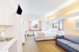 SureStay Hotel by Best Western Christiansburg Blacksburg - Christiansburg - 3