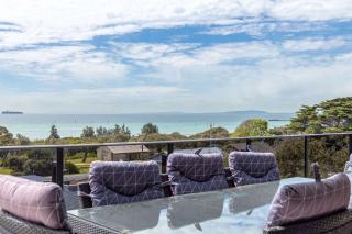 Stunning Bay View Accommodation in Rye - 1