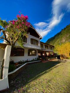 Hotel Volcano Baños - 0