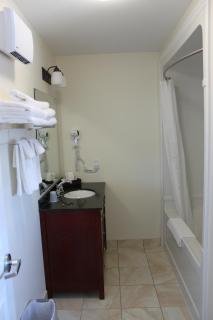 Lanes Riverhouse Inn & Cottages - Montague - 5