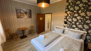 Schröder's Motel - 3