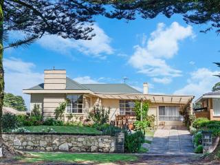 Bloom on Sackville Opt1 - Port Fairy - 4