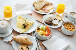 Holiday Inn Stoke on Trent M6 Jct15 by IHG - Stoke on Trent - 3
