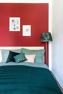 Colorful Apartment Facing Green Courtyard - 7