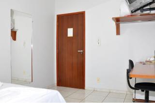 Hotel Carolina 2 - próximo a Universidade de Uberaba uniube - ao Aeroporto Fórum De uberaba - hospital Mario Palmeirio ao Hospital São Marcos e hospital Regional - Uberaba - 6