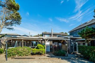 Sandals Inn | Spa Suite - Cannon Beach - 3